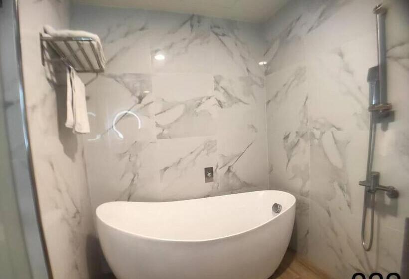 اتاق لوکس, Wunsin Motel