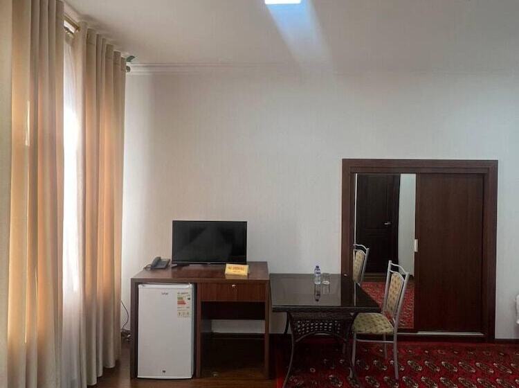 غرفة قياسية, Karakalpak Palace