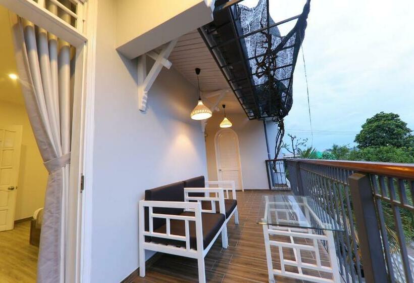 سوییت خانوادگی, Hill Bungalow