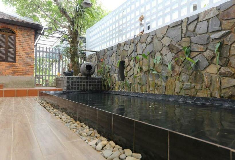 سوییت خانوادگی, Hill Bungalow