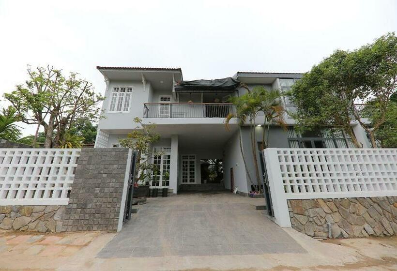 سوییت خانوادگی, Hill Bungalow