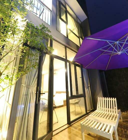 سوییت خانوادگی, Hill Bungalow