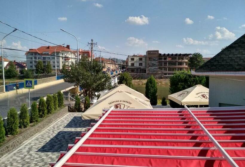 四人标准间, Delfin