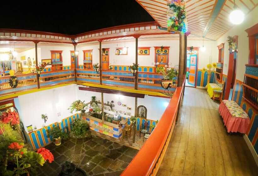اتاق استاندارد سه نفره, Jardin Antioquia