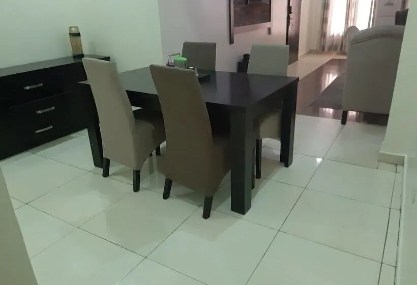 آپارتمان 3 خوابه, The Capital Apartments