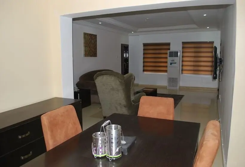 آپارتمان 3 خوابه, The Capital Apartments