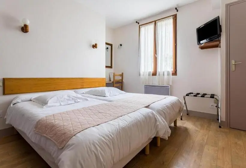 Quarto Familiar, Alienor