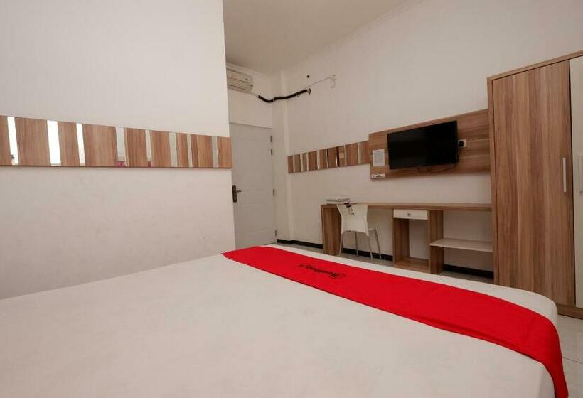 スタンダードルーム, Reddoorz Near Plaza Simpang Lima