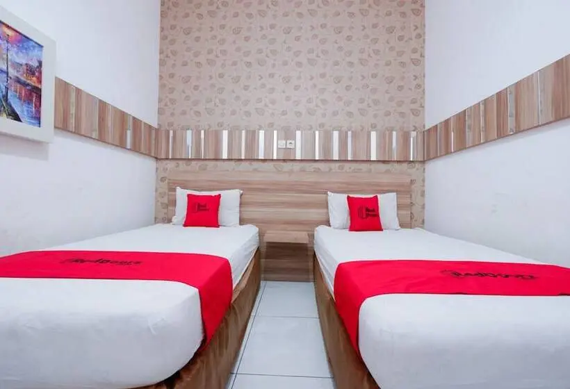 ファミリールーム, Reddoorz Near Plaza Simpang Lima