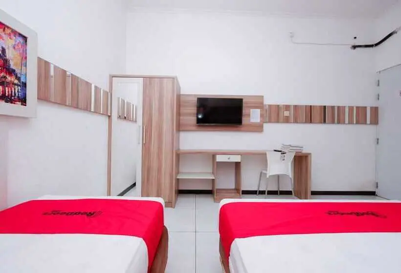 ファミリールーム, Reddoorz Near Plaza Simpang Lima