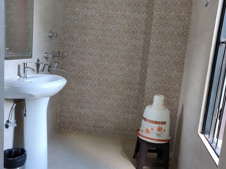 エクゼクティブルーム, Ninamma