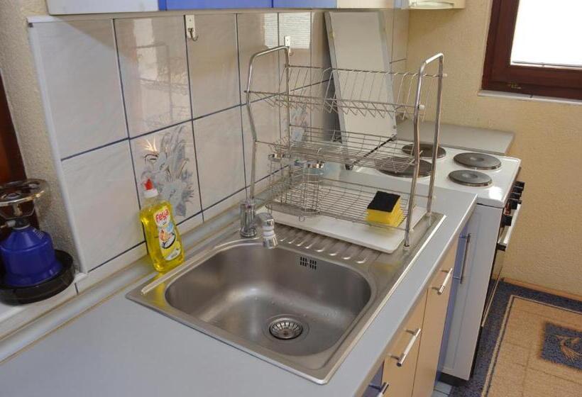 آپارتمان 1 خوابه همکف, Apartment Elmari