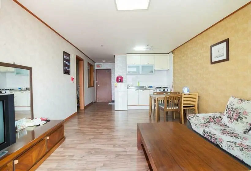 اتاق خانوادگی, Jeju Ilsung Beach Condo
