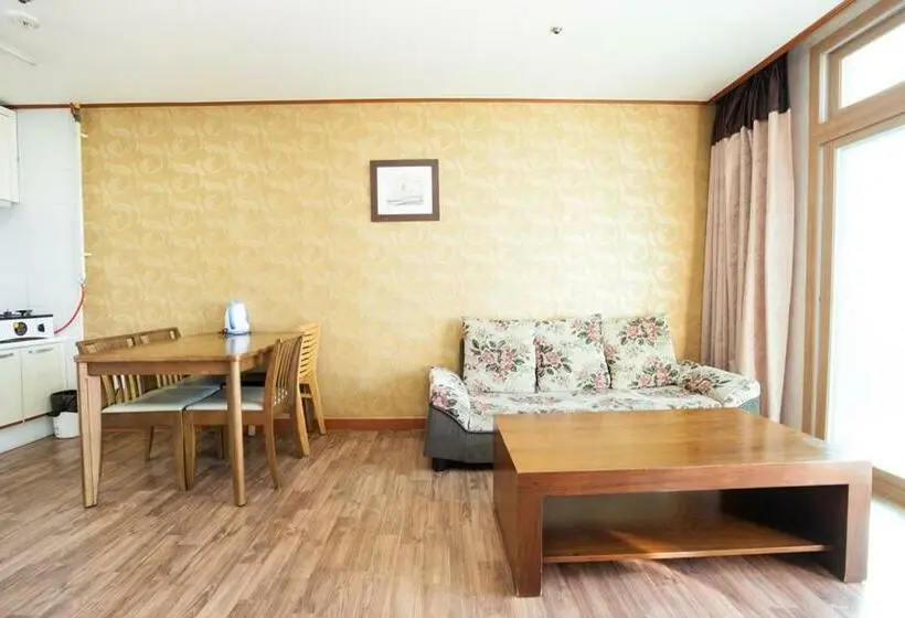 اتاق خانوادگی, Jeju Ilsung Beach Condo