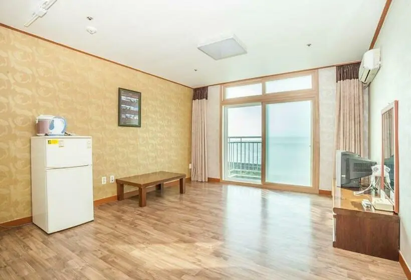 اتاق خانوادگی, Jeju Ilsung Beach Condo