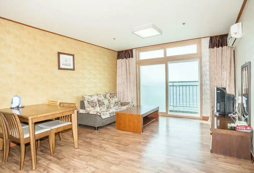 اتاق خانوادگی, Jeju Ilsung Beach Condo