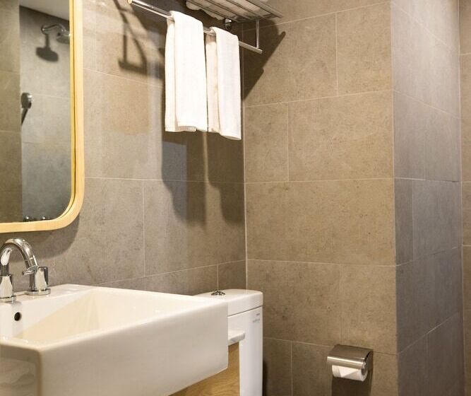 スイート, Santika Garut