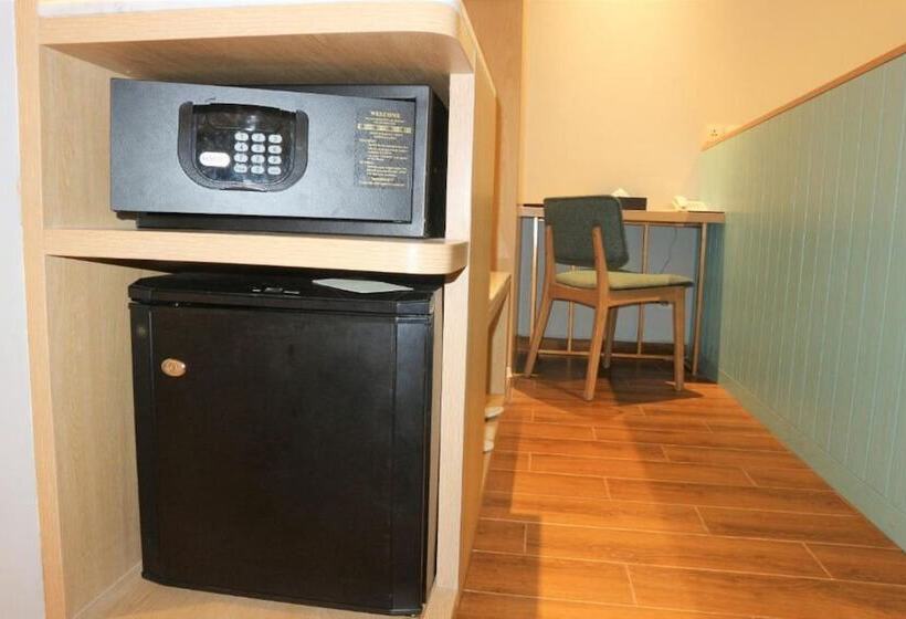 スイート, Santika Garut