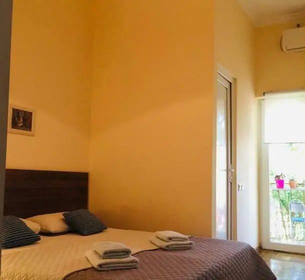 اتاق استاندارد, Guest House Hello