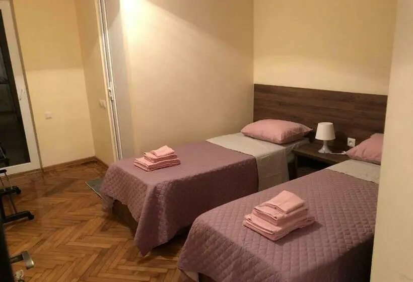 اتاق استاندارد, Guest House Hello