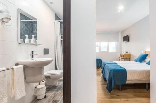 Economy Quadruple Room, Nanit Valencia Hostel