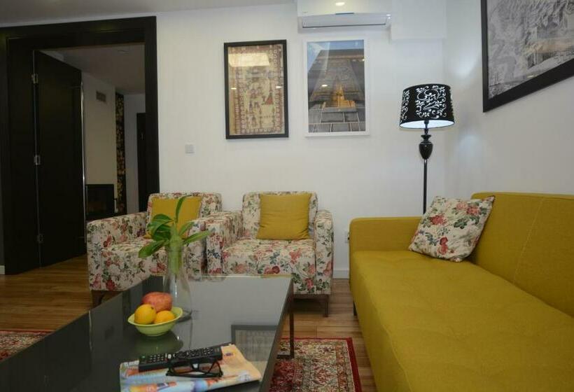 דירת פנטהאוז 1 חדרי שינה, Apart Hotel Family