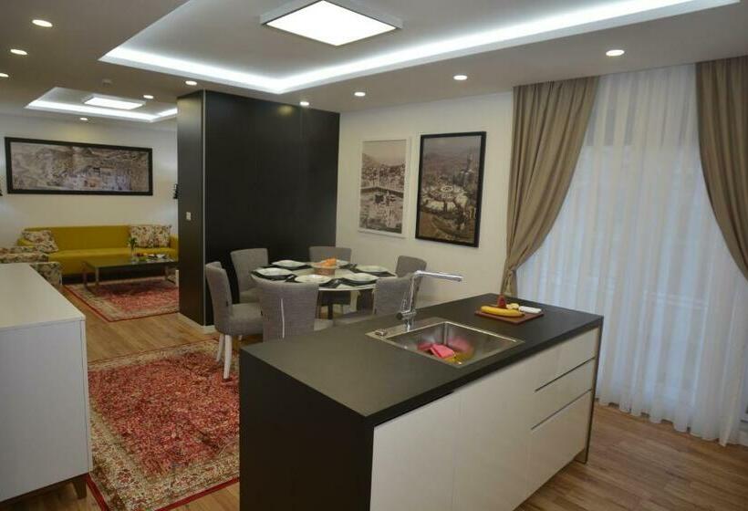 דירת פנטהאוז 1 חדרי שינה, Apart Hotel Family