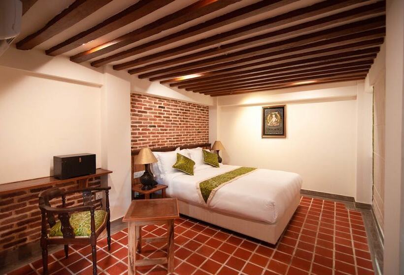 اتاق لوکس, Heranya Yala