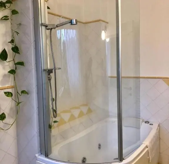 Standard-huone, Etnante