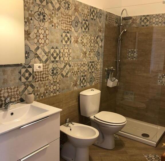 اتاق خانوادگی, Etnante