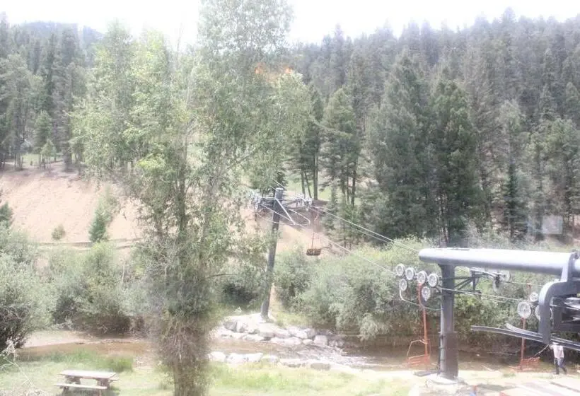 リバービュースイート, Copper King Lodge