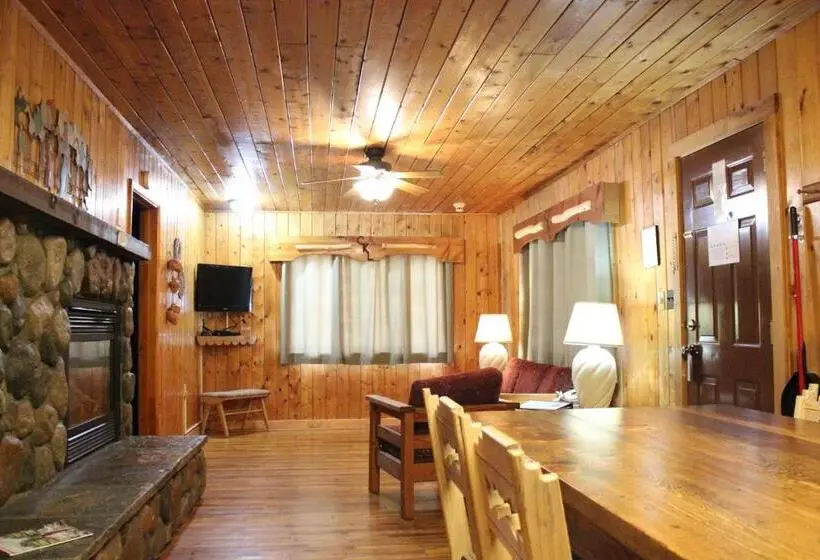 2ベッドルームアパートメント, Copper King Lodge