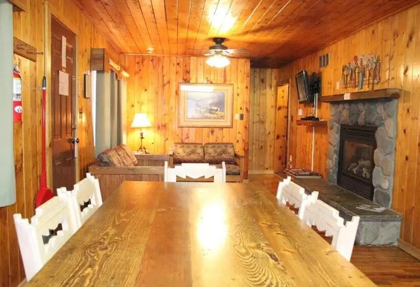 3ベッドルームアパートメント, Copper King Lodge