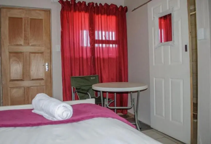 اتاق سوپریور یک تخته, Oceanlife Accommodation Luderitz