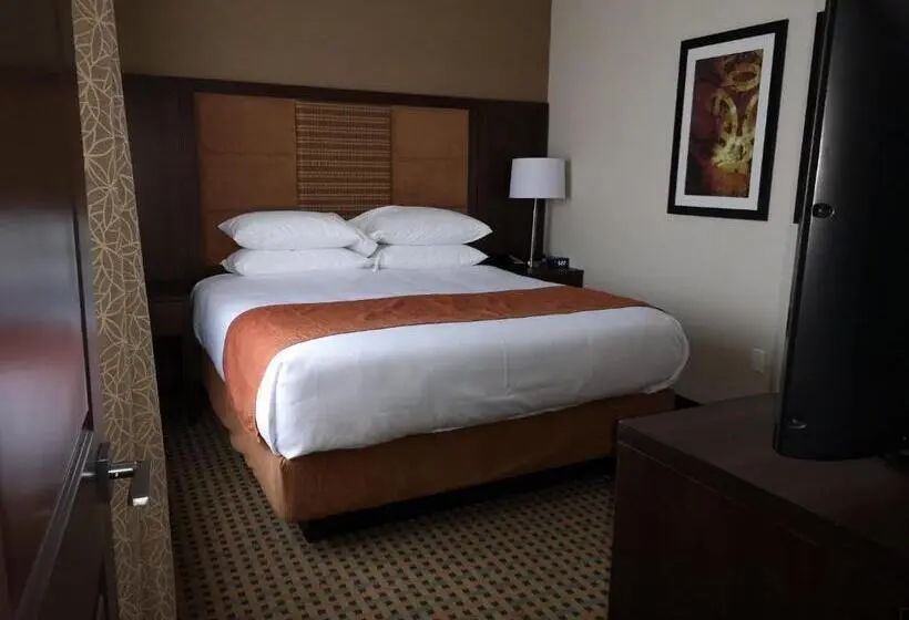 キングサイズベッドのスイートルーム, Best Western Plus Hinton Inn & Suites