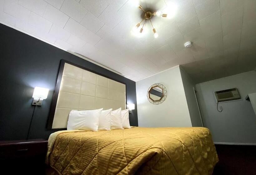 キングサイズベッドのスタンダードルーム, Continental Inn & Suites