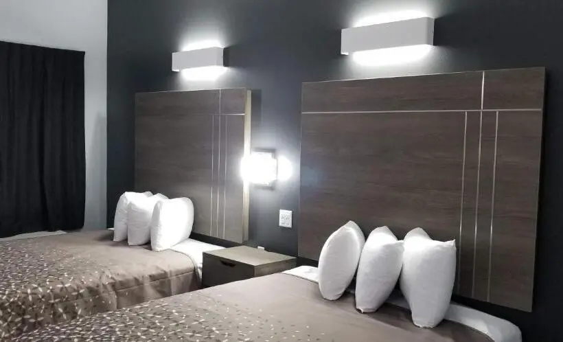 スーペリアールーム, Continental Inn & Suites