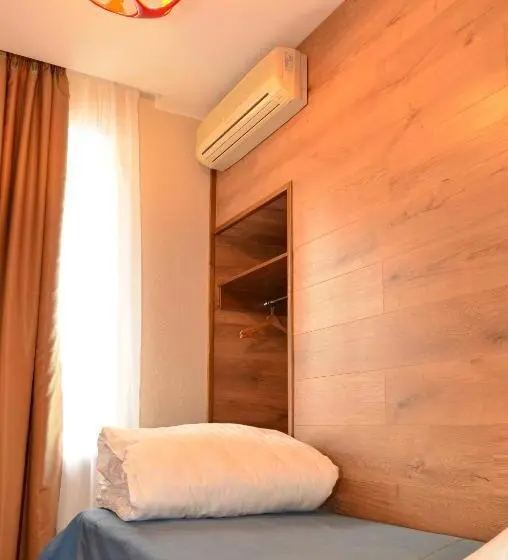 اتاق استاندارد یک نفره, Music Hostel