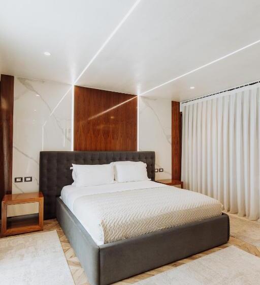 디럭스 룸 킹사이즈 침대, Royal G Hotel And Spa