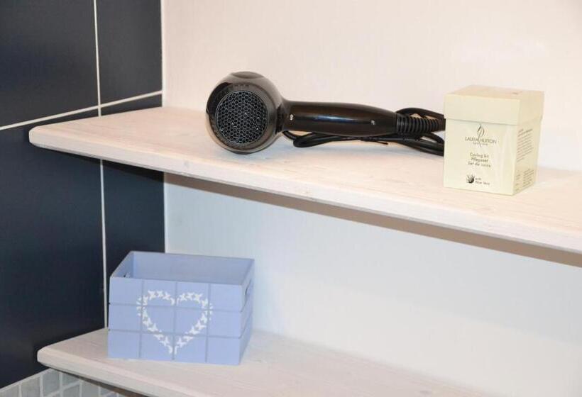 غرفة قياسية مزوَّدة بشُرفة, B&b Cherry Season