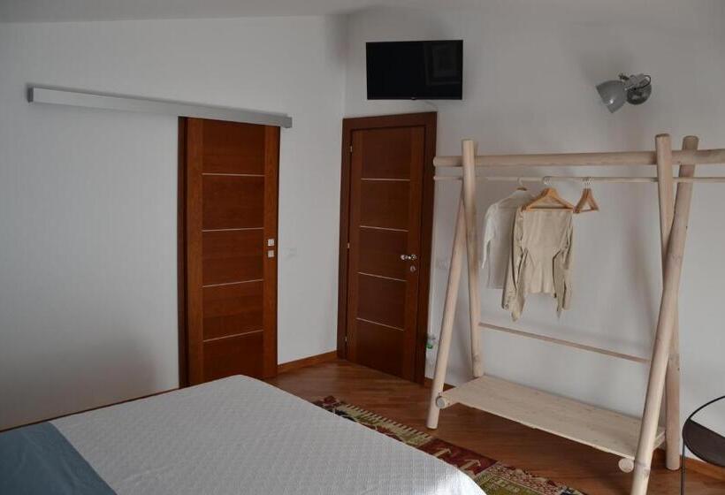 غرفة قياسية مزوَّدة بشُرفة, B&b Cherry Season