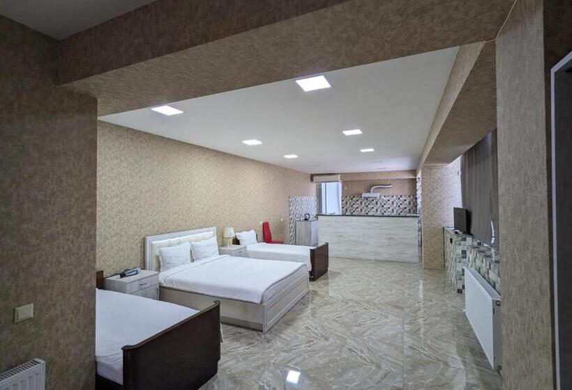 استودیو خانوادگی, Sresidence