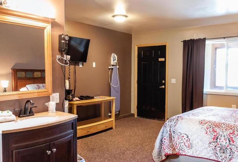 Номер Стандарт, Circle R Motel