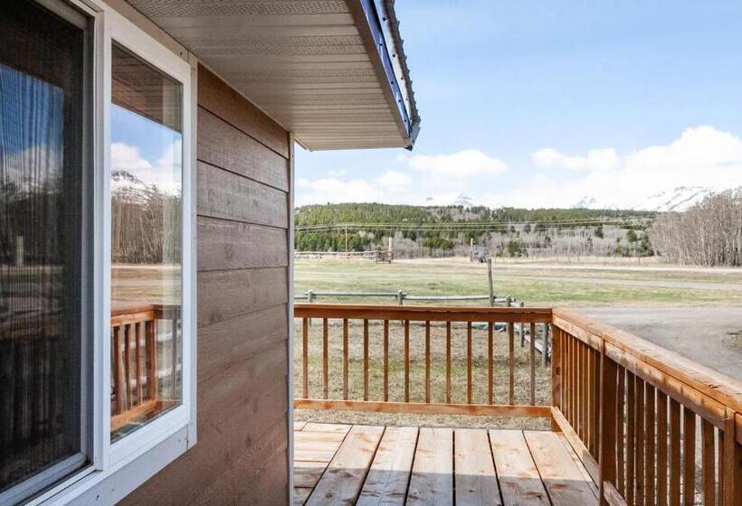 דירת חדר, Circle R Motel