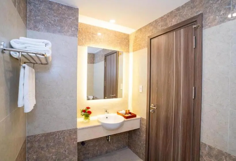 اتاق استاندارد با تخت بزرگ, Navy Hotel Cam Ranh