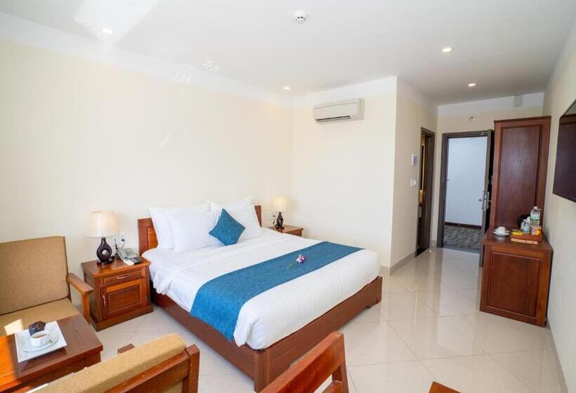 اتاق استاندارد با تخت بزرگ, Navy Hotel Cam Ranh
