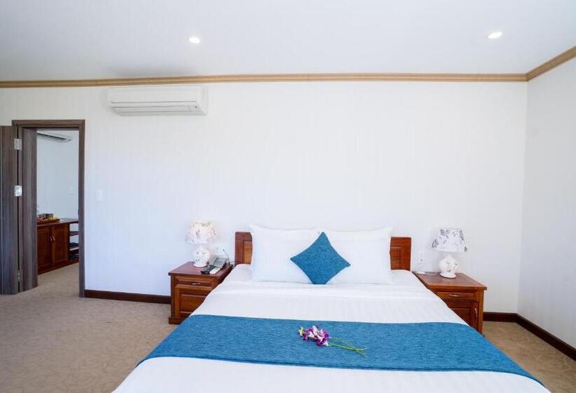 اتاق خانوادگی با چشمانداز دریا, Navy Hotel Cam Ranh