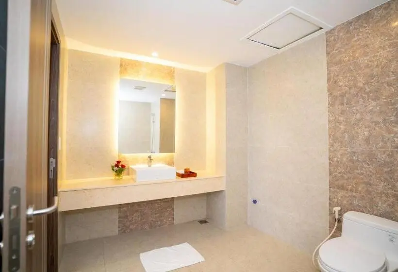 سوئیت با تخت بزرگ, Navy Hotel Cam Ranh