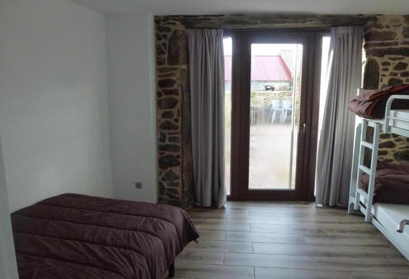 Номер Стандарт Четырехместный Совместный Санузел, Albergue Monte Aro