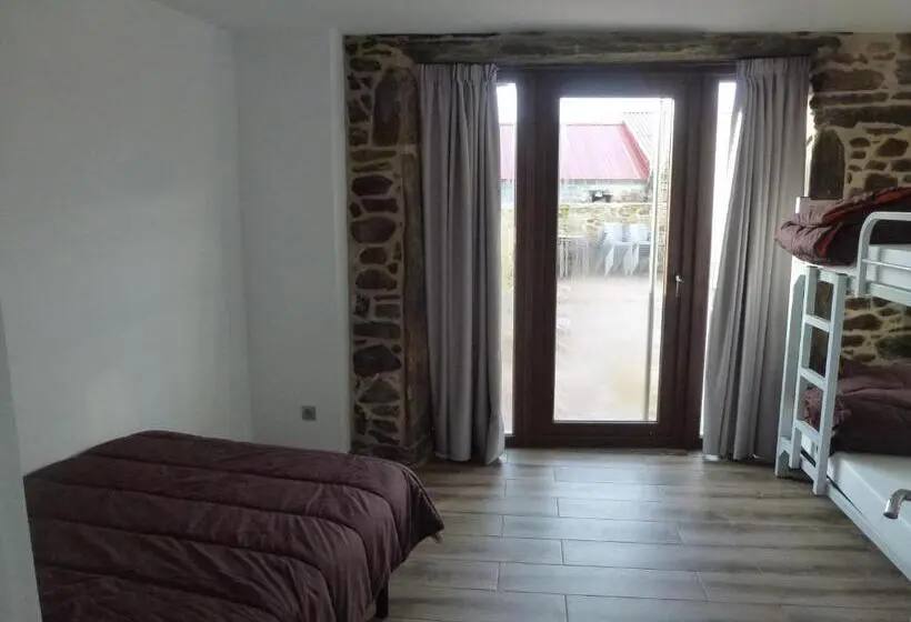 Standard Neljän Hengen Huone Jaettu Kylpyhuone, Albergue Monte Aro